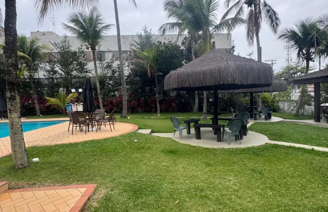 Apartamento Enseada - piscina e apenas 400m da Praia-1